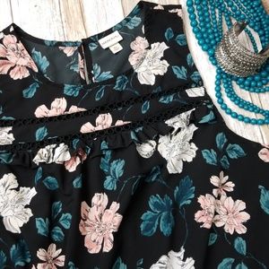 Merona Floral Top with Ruffle Detail Sz XL